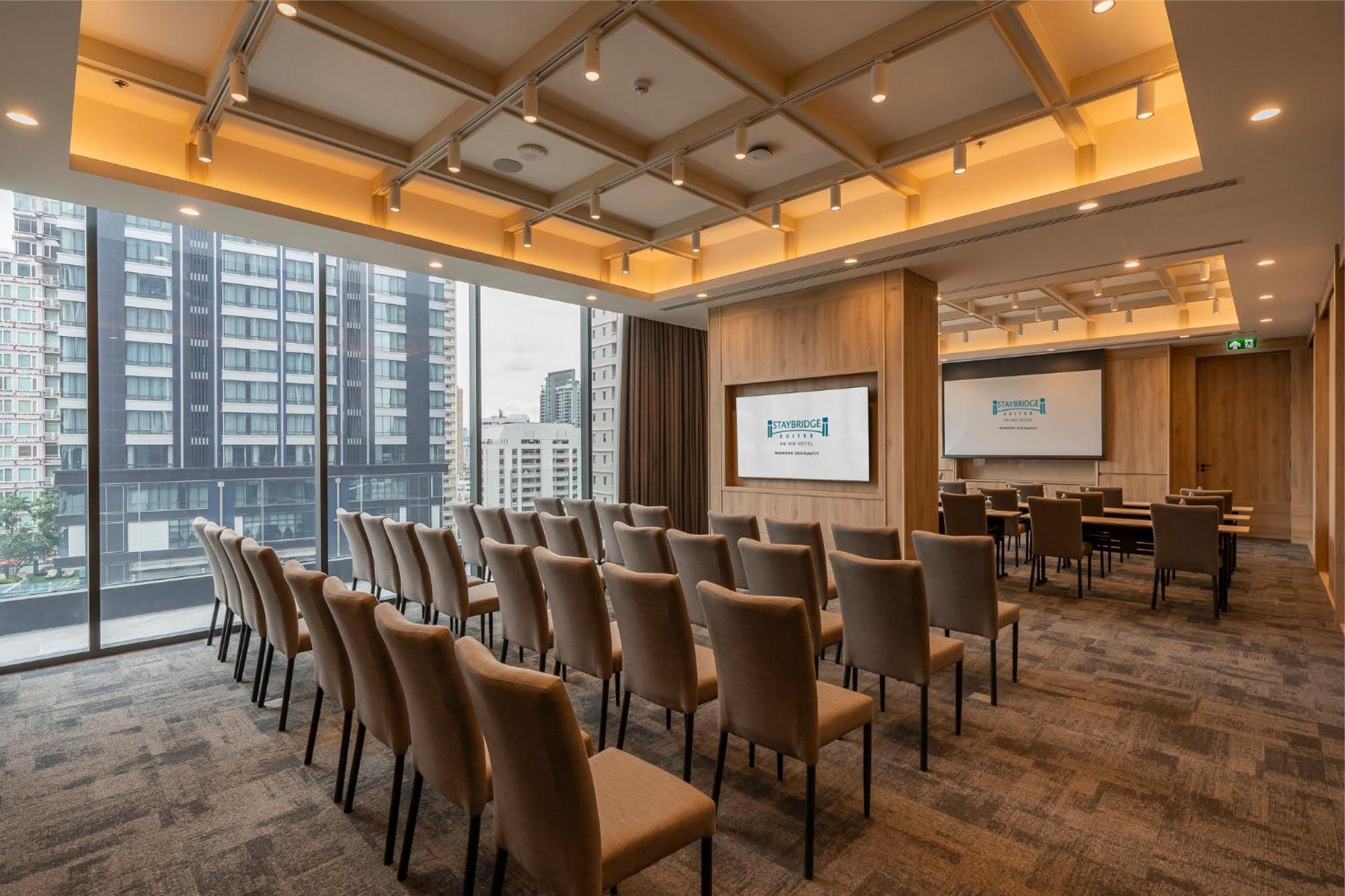 Staybridge Suites Bangkok Sukhumvit By Ihg Buitenkant foto
