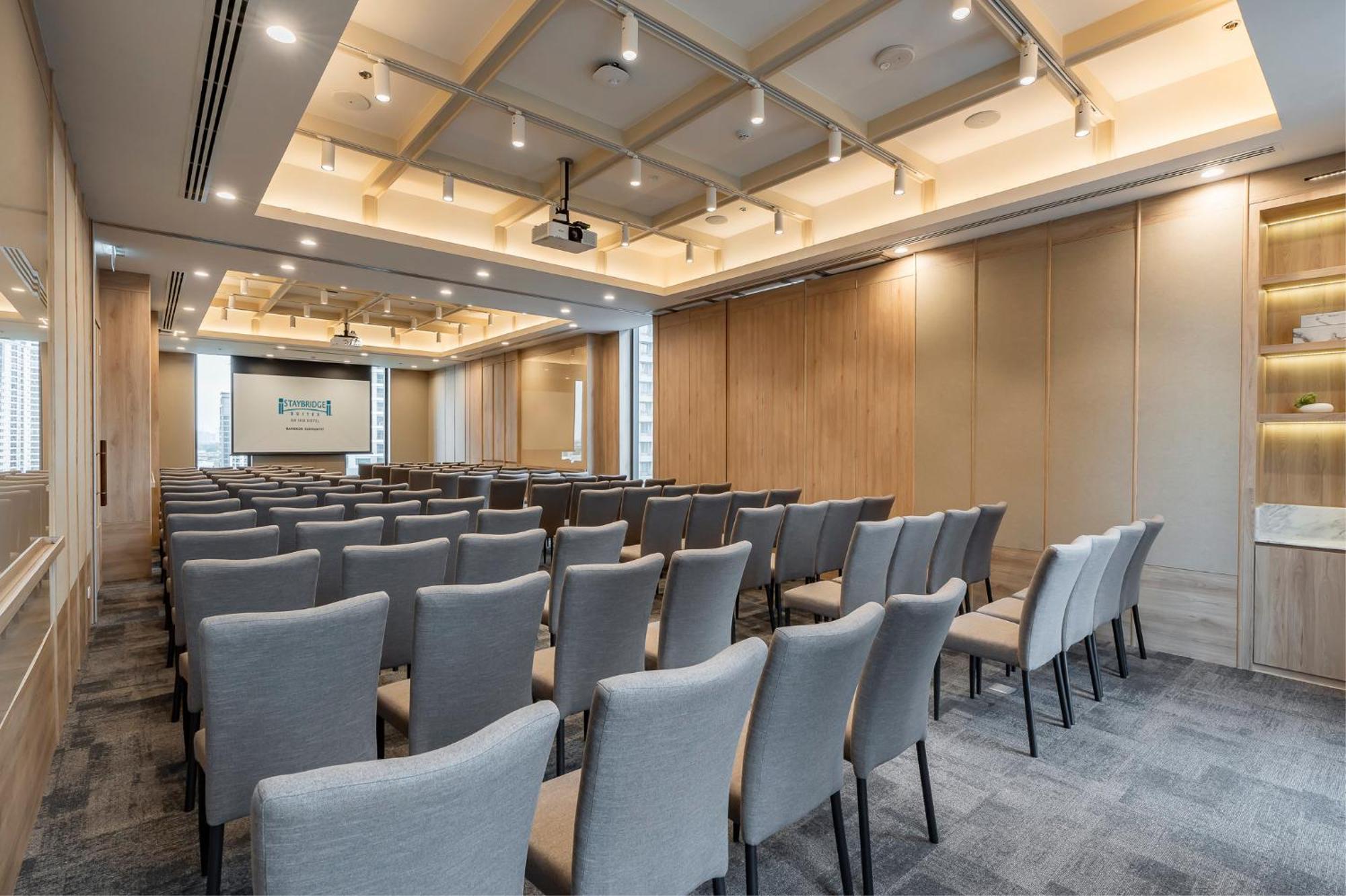 Staybridge Suites Bangkok Sukhumvit By Ihg Buitenkant foto