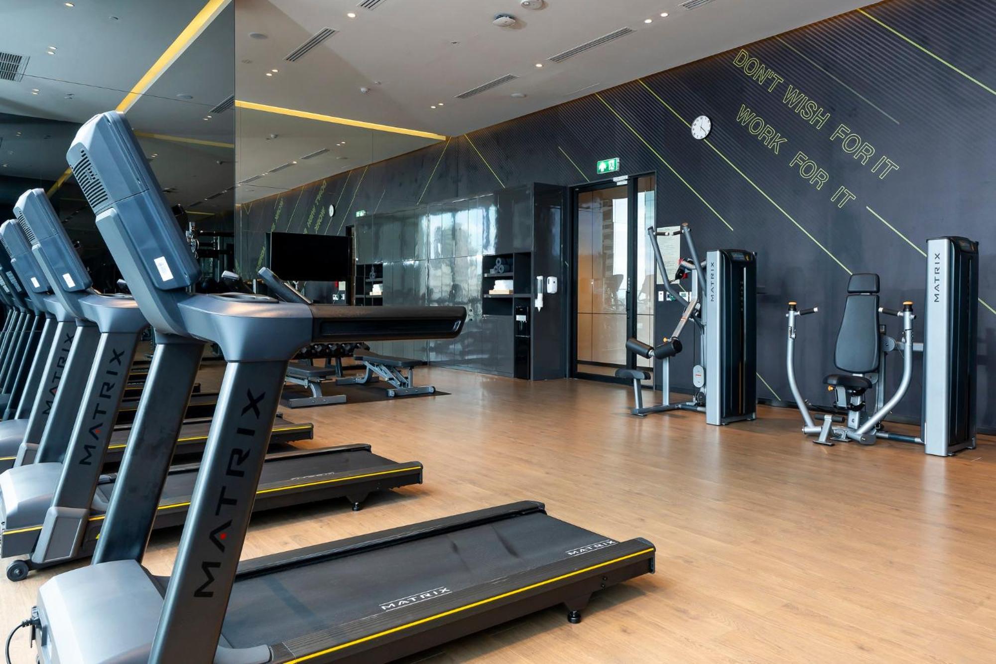Staybridge Suites Bangkok Sukhumvit By Ihg Buitenkant foto