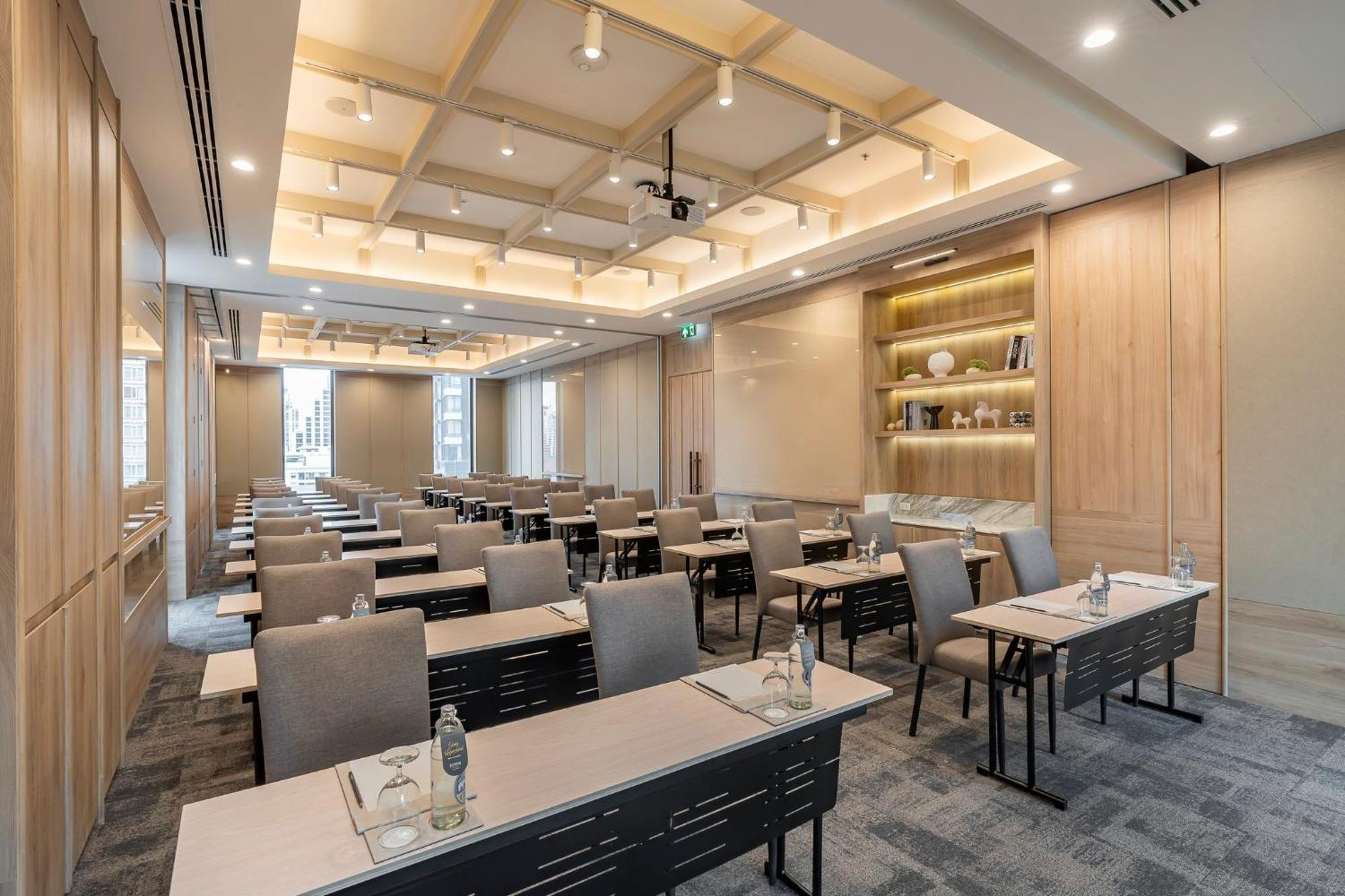 Staybridge Suites Bangkok Sukhumvit By Ihg Buitenkant foto