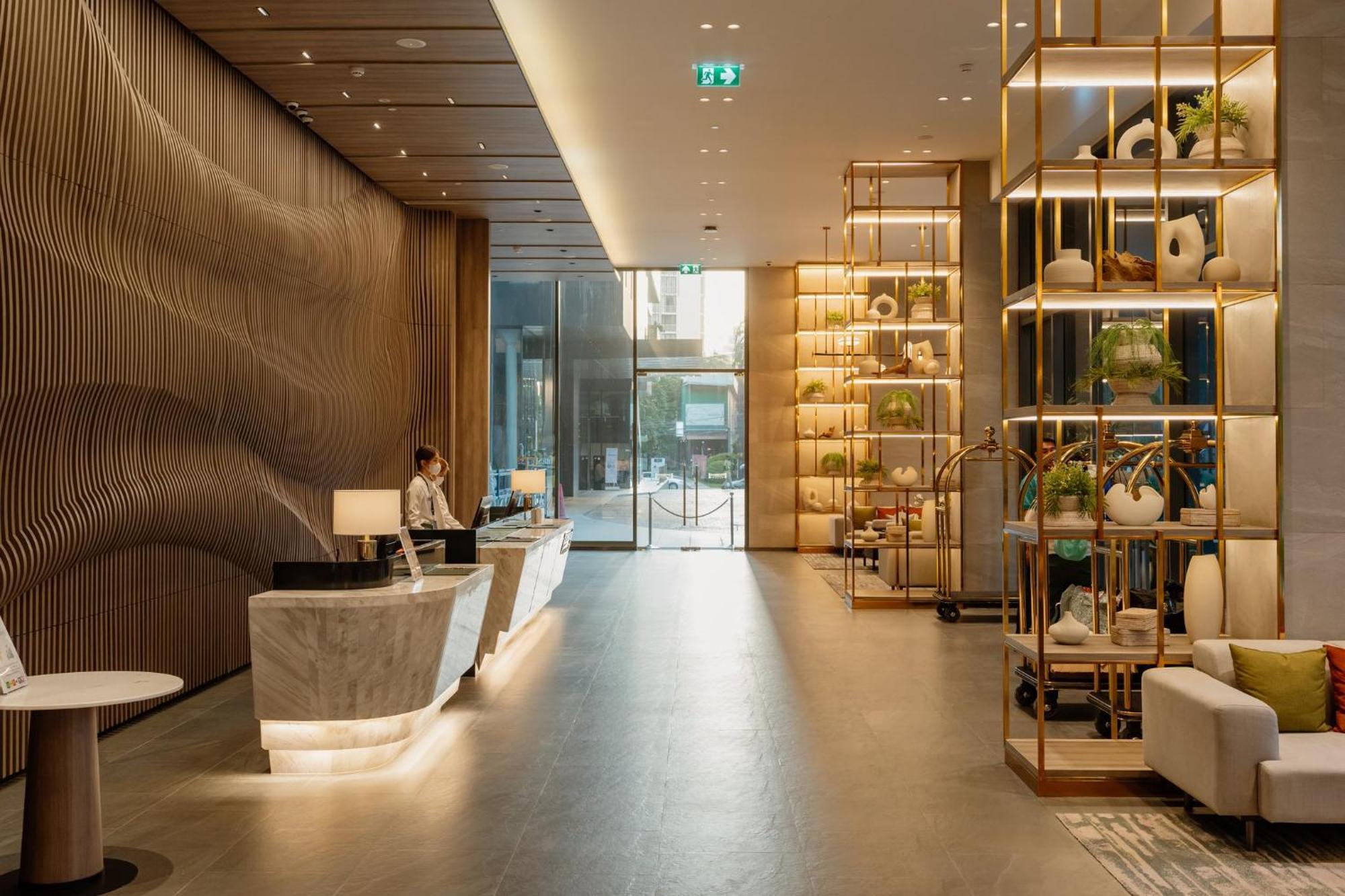 Staybridge Suites Bangkok Sukhumvit By Ihg Buitenkant foto